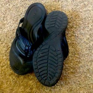 Women’s size 9 croc sandals